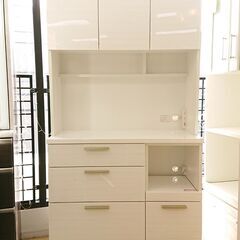 ニトリ ソレル キッチンボード 食器棚 幅100cm レンジボード 食器棚 ホワイト 鏡面仕上げ 木目調 地震ロック扉 定価59900円■近隣配送無料 買取帝国 朝霞店