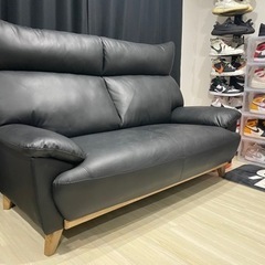 合皮☆レザー調2人がけソファー モダン好きな方にオススメ 綺麗な中古品です。