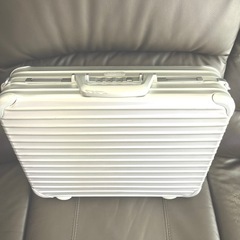 リモワ　アタッシュケース
