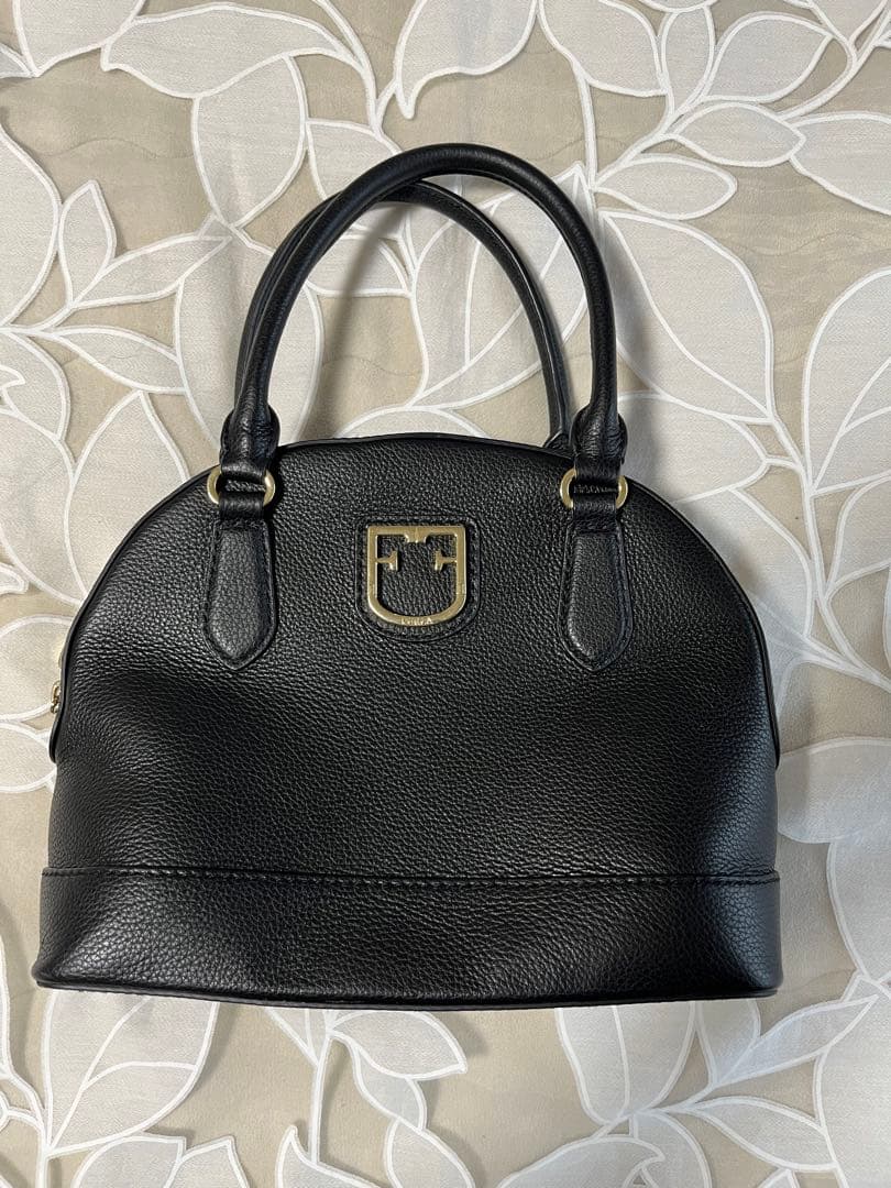 FURLA FANTASTICA ハンドバッグドーム型レザー黒2WAY