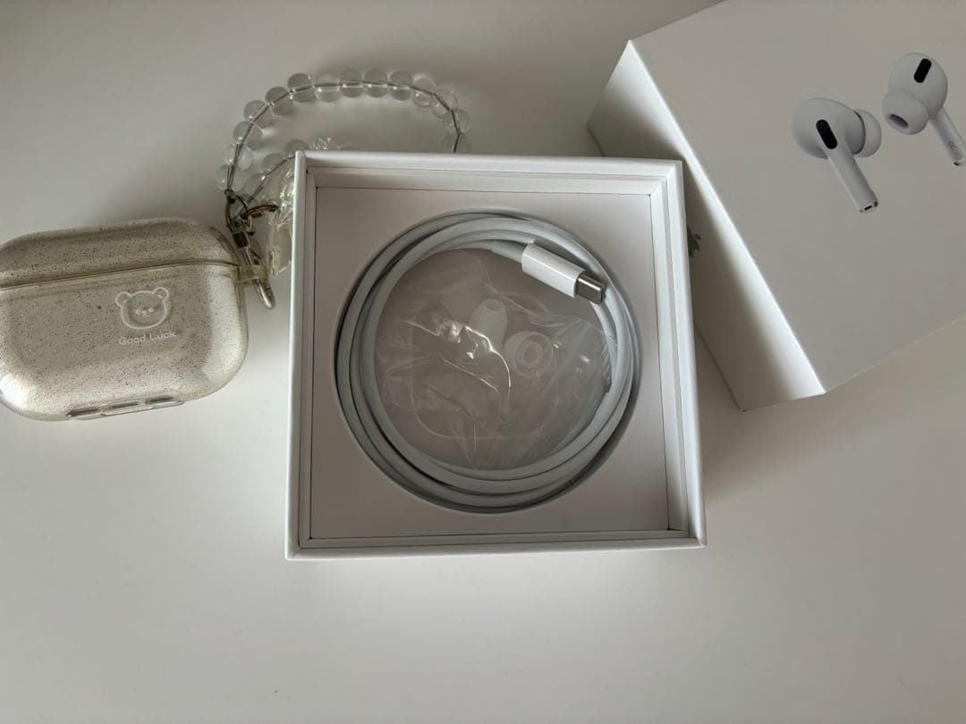 AirPods Pro両耳・ワイヤレス充電ケース付属純正品